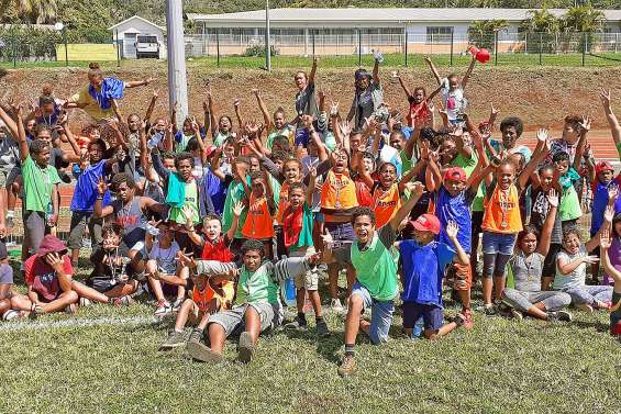 Une centaine d’enfants découvrent les joies du handball