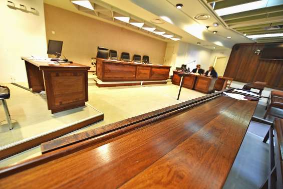 Deux ans ferme pour avoir traîné un policier en voiture