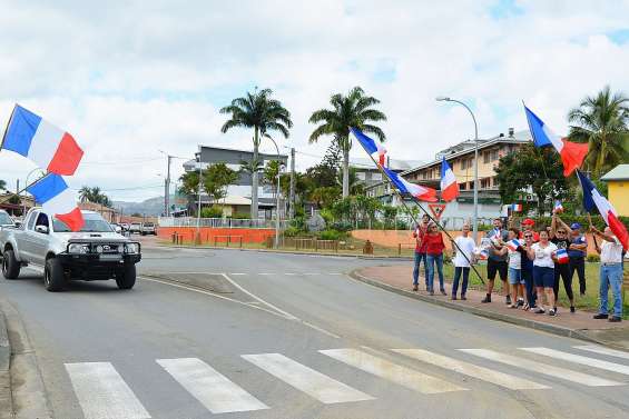 Les partisans du non affichent leurs couleurs
