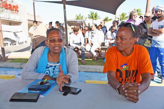 Huitième jour de blocage à Géant Sainte-Marie
