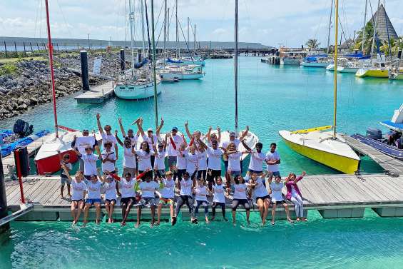 Navigation très ventée et musique à Wé