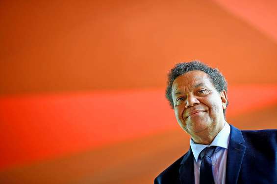 Au Quai Branly, Emmanuel Kasarhérou veut faire connaître l’histoire des œuvres