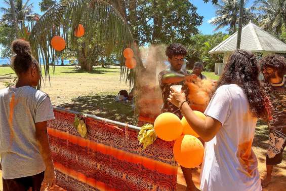 Le lycée Antoine-Kela a organisé une Color Race entre le stade et la plage de Tiéti