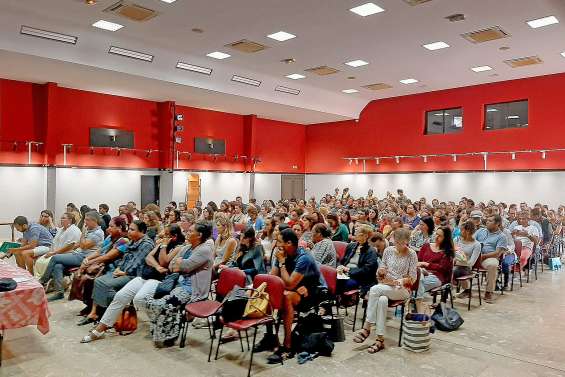 Deux cents enseignants au centre socioculturel