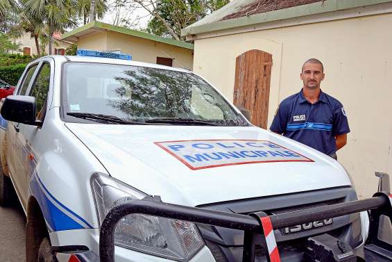 Bientôt des armes pour la police ?