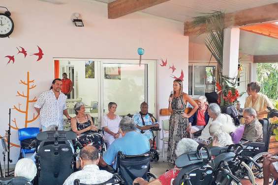 Un barbecue pour dire au revoir à la directrice