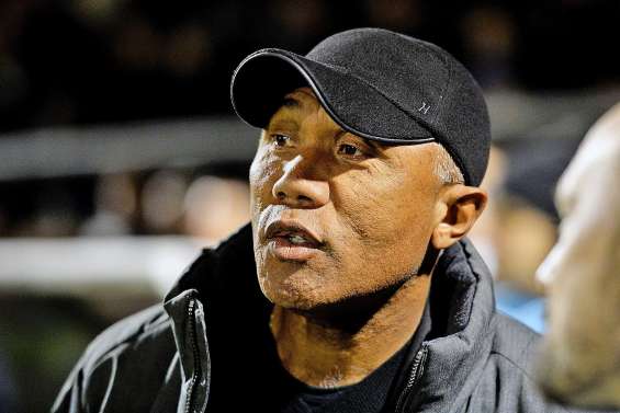 Antoine Kombouaré soutient les éducateurs polynésiens 