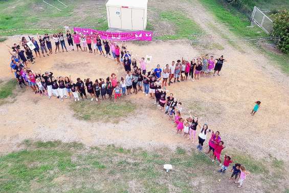 Flashmob d’oKtobre rose dans les jardins de la mairie
