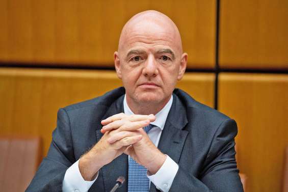 Enquêtes à répétition sur le foot mondial