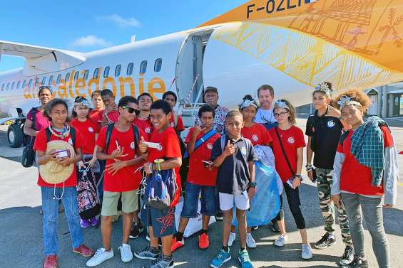 Des collégiens à la découverte de Nengone