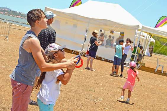 Les cerfs-volants ont fait leur retour dans le ciel de Boulari