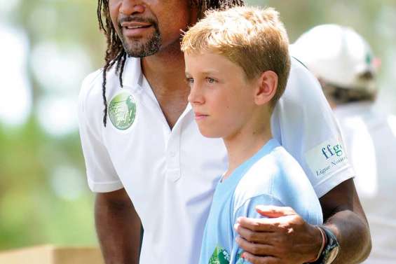 « Diffuser le golf  hors de nouméa »