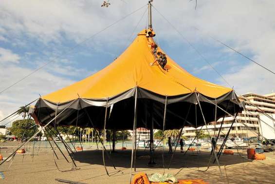 « Viens voir les comédiens,  voir les musiciens… »