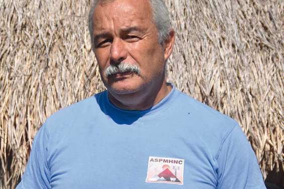 L'homme aux casquettes