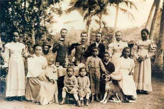 Une famille couleur café