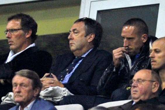 Bernès allume le médecin des Bleus