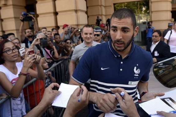 Les Bleus champions du monde... sur Facebook