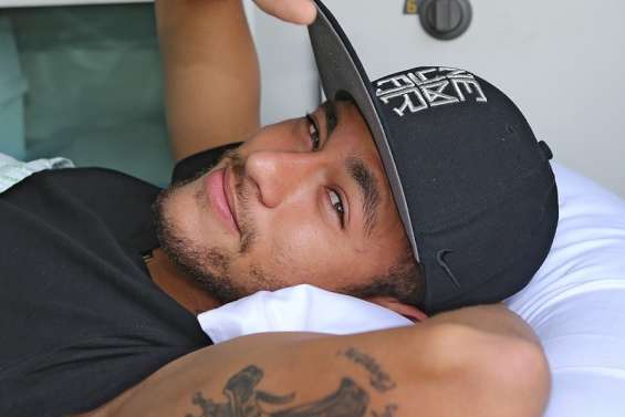 Robinho rend visite à Neymar
