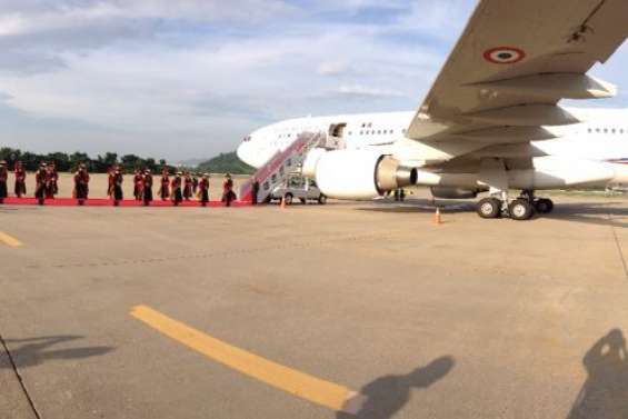 Jean-Marc Ayrault arrive