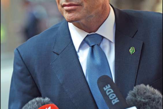 Abbott fait un geste