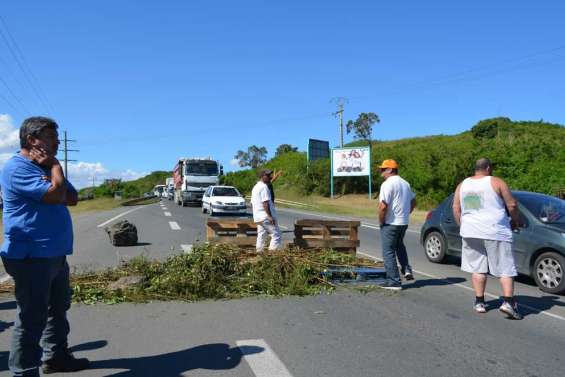 Grève à Carrefour : un barrage de la route imprévu
