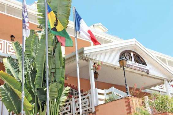 Le référendum sur les drapeaux n'aura pas lieu