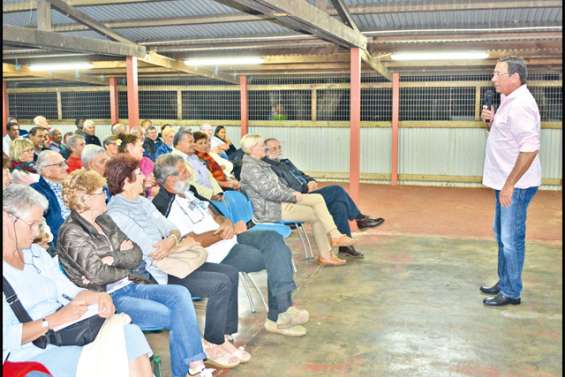 Un député en tournée