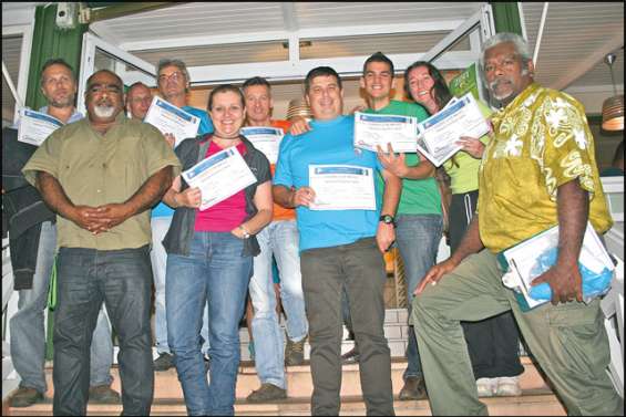 Les Dumbéens forment les Mondoriens