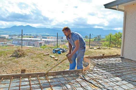 Maisons avec vue sur mer, montagne… et usines