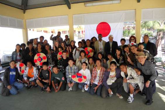 Le collège public à l'heure japonaise