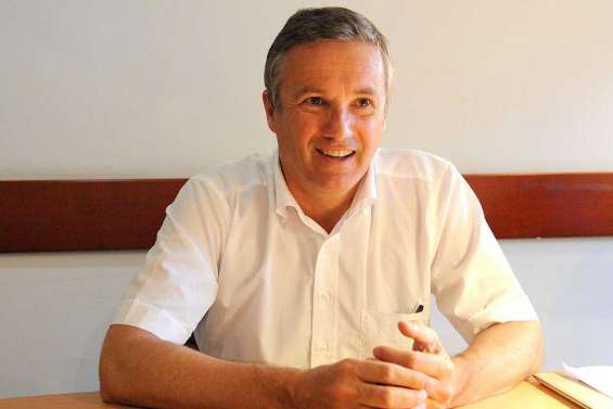 Visite éclair de Nicolas Dupont-Aignan