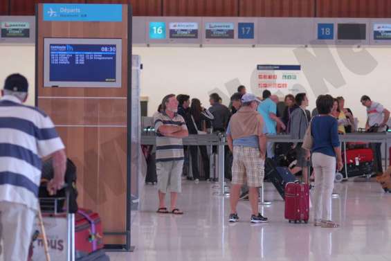 Débrayage et retard d'avions à Tontouta