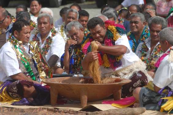 Sur le fil de la coutume