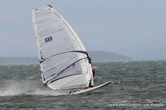 Une glisse à 30 nœuds