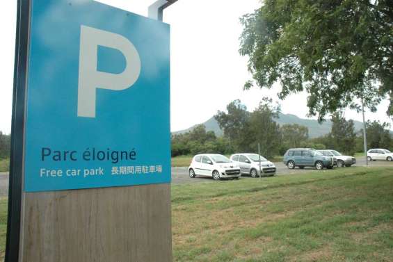 Trente-quatre voitures dégradées à l'aéroport