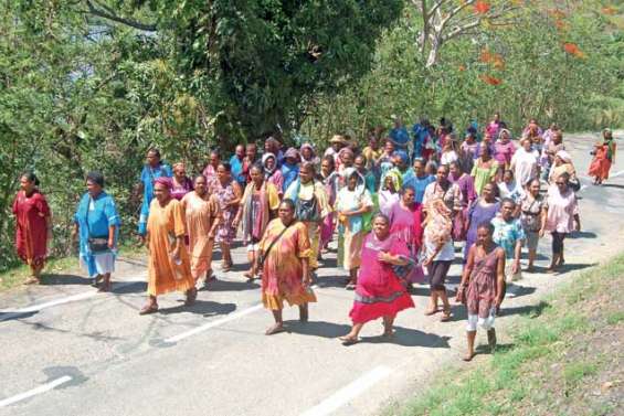 Marcher pour faire l'unité contre les violences en tout genre