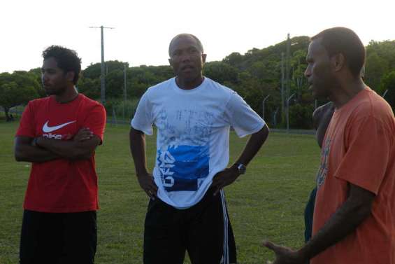 Antoine Kombouaré de retour au pays 