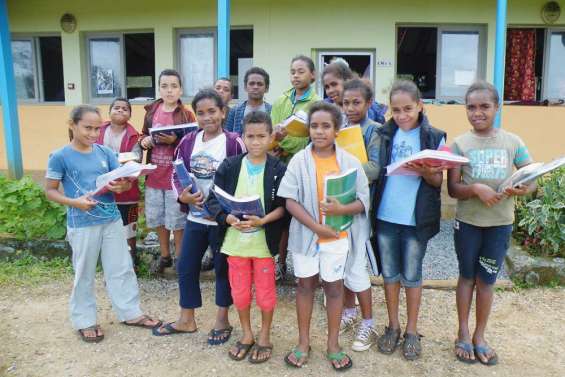 Trente-deux petits Kunié en pays maori