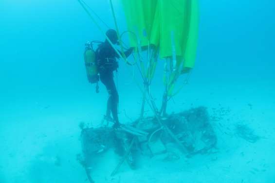 Six tonnes sous la mer