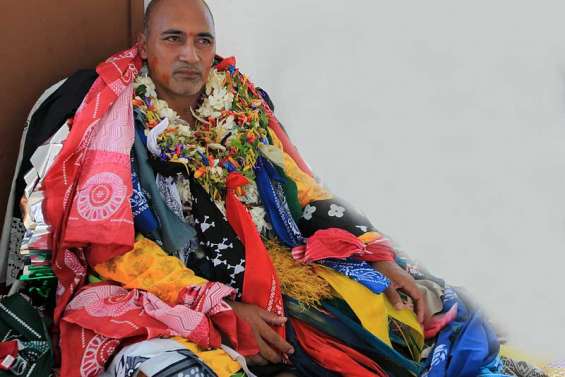 Un Kulimoetoke à l'assemblée