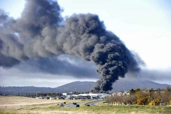 Incendie sur un site industriel chimique