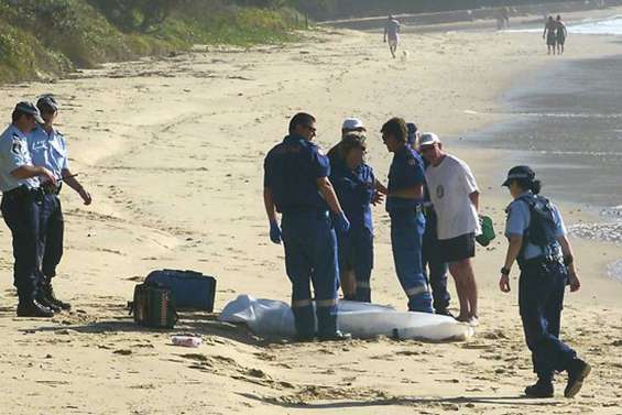 Un touriste français emporté par une vague