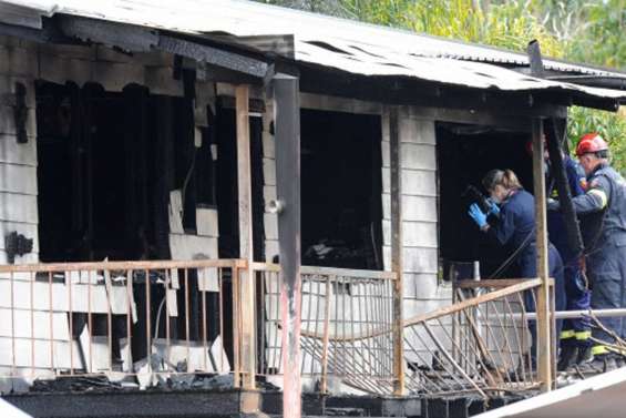 Onze morts dans un incendie près de Brisbane