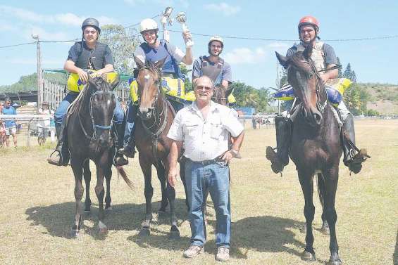 Des cavaliers qui surgissent...