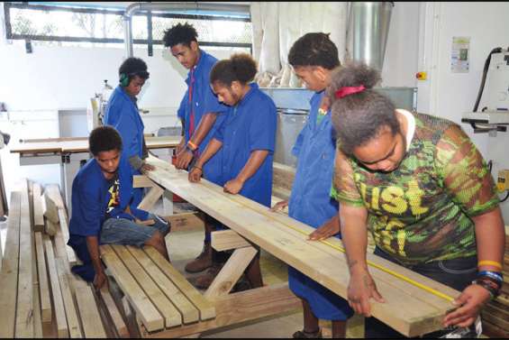 Sur les bancs de l'école