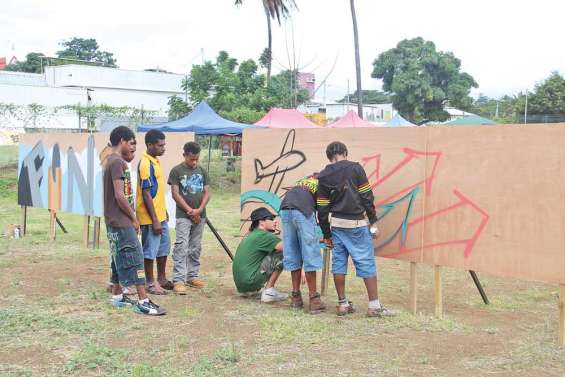 Des graffs  à la chaîne