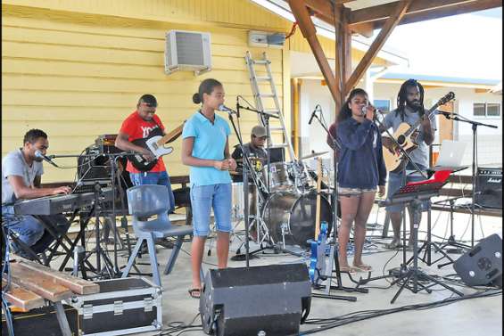 Une scène pour les jeunes artistes