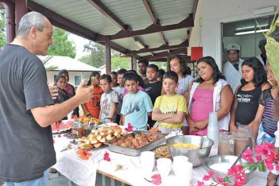 Les collégiens à la table de l'équilibre