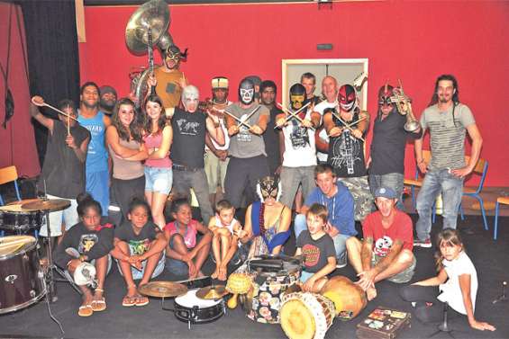 Les Machete tombent le masque