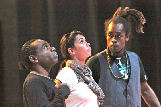 Quatre artistes traversent le Désert